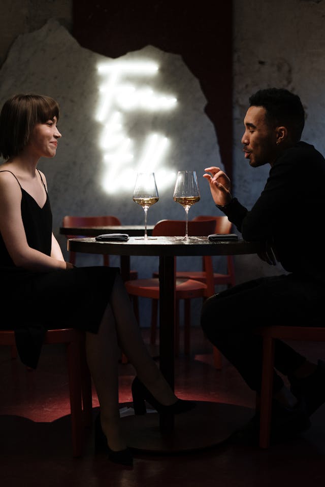 Astuces de Speed-Dating pour Séduire : Comment Faire une Bonne Impression en un Temps&nbsp;Record